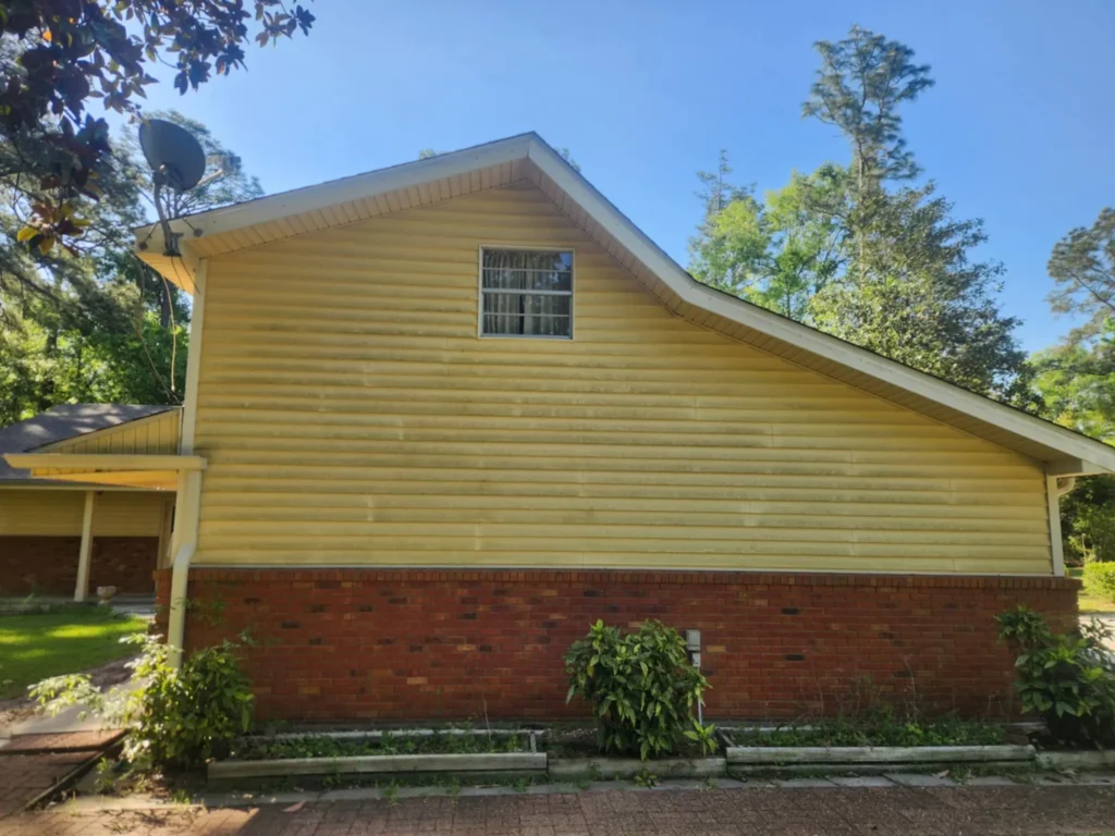House-washing-before-House-washing-after-Riverfront-Window-Cleaning-in-Covington